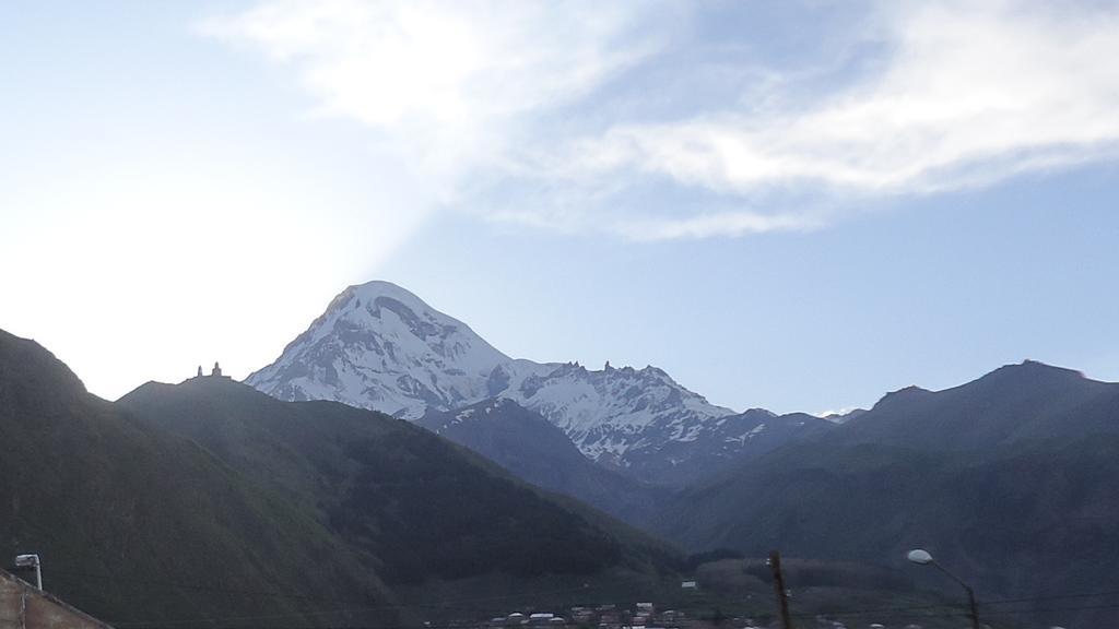 Maka & Khato In Kazbegi Stepantsminda Exterior foto